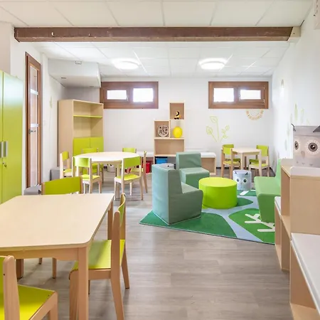 2 5 People 1 Baby Floor Saint-Leger-les-Melezes